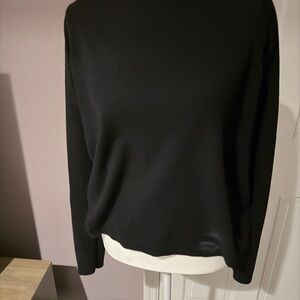 Ellen Tracy Elegant Black Crew Neck Cashmere Sweater